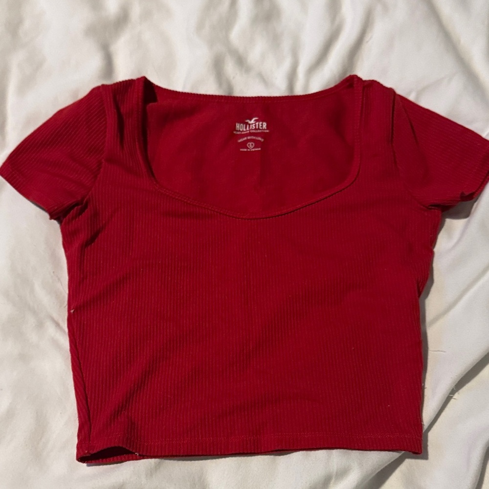 Hollister Women's Scarlet Ribbed Crop Top